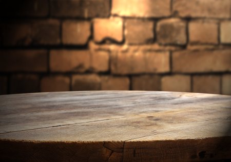 Поверхность стола