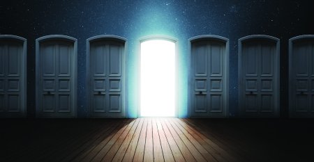 Открытая дверь