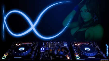 Девушка диджей