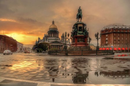 Исаакиевский площадь в Санкт-Петербурге