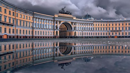 Дворцовая площадь (г. Санкт-Петербург, Россия)