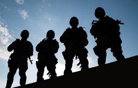 Отряд солдат