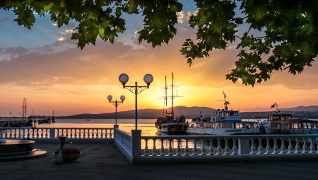 Геленджикская бухта набережная