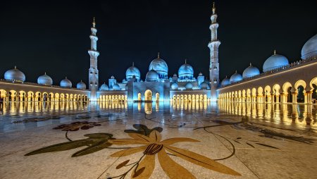 Мечеть шейха Зайда минареты