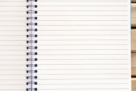 Лист тетрадки в линейку