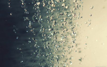 Мелкие брызги воды