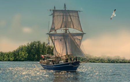 Парусник старый