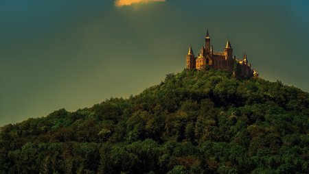 Замок Гогенцоллерн, Германия (XIII век)