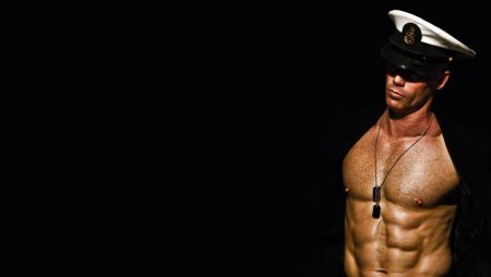 Мужской торс