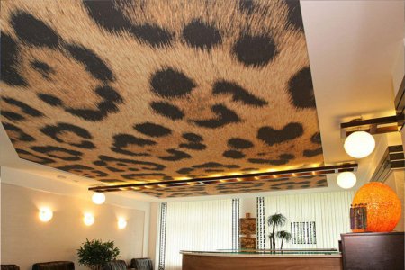 Натяжной потолок с тигром