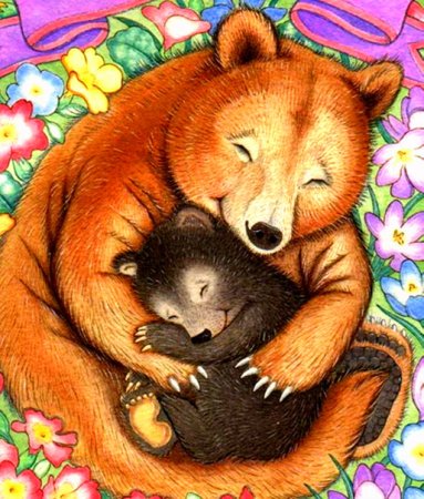 Медвежонок обнимает маму