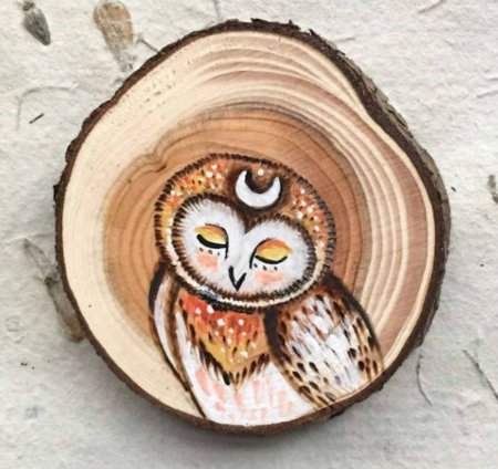 Животные на спиле дерева