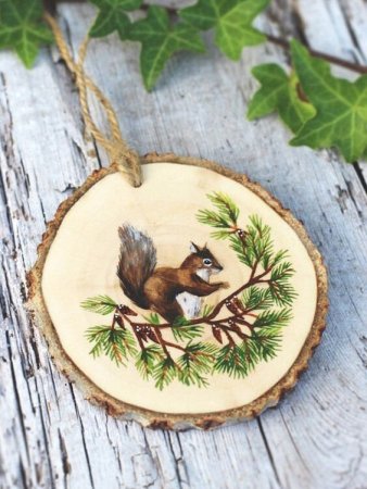 Роспись на срезе дерева