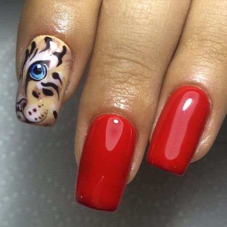 Маникюр с лисой