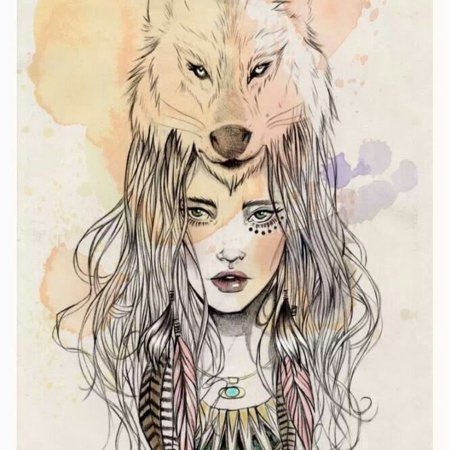 Девушка с волком на голове