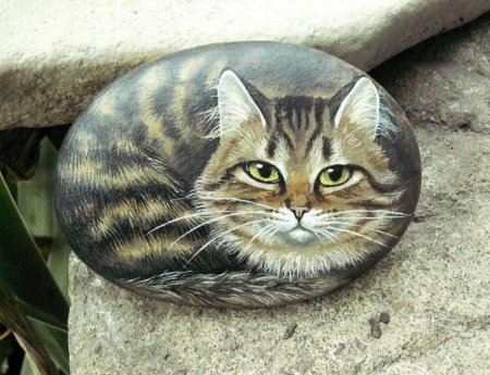 Роспись на камнях кроликов