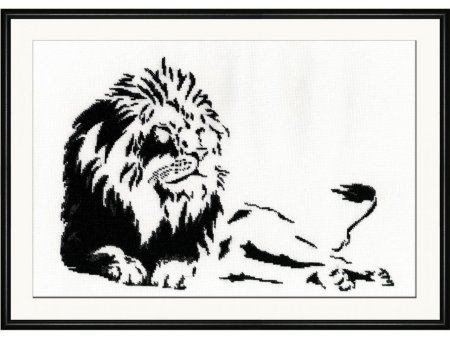 Монохромная вышивка Лев