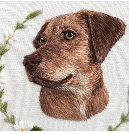Машинная вышивка собаки