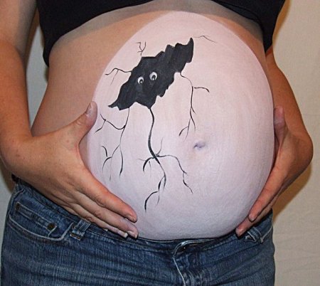 Бомбочка на беременном животе