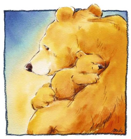 Медвежонок обнимает маму