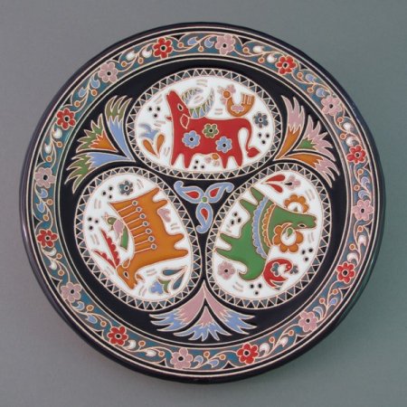 Животный орнамент на посуде раскраска