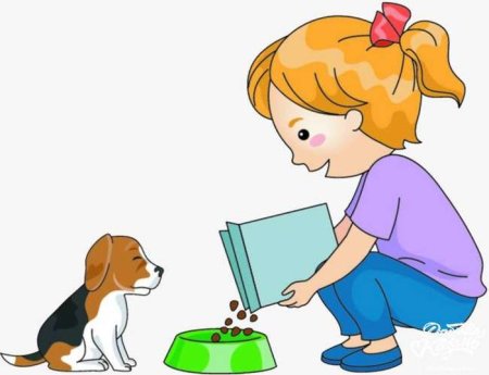 Девочка кормит собаку