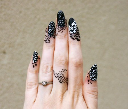 Маникюр с геометрическими фигурами