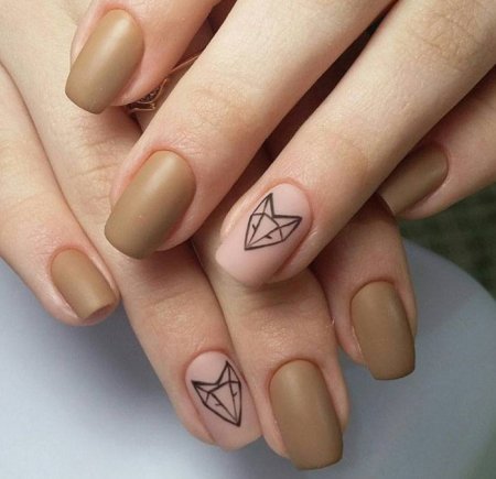 Маникюр с геометрическими линиями