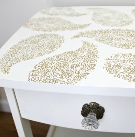 Декор мебели с помощью трафаретов