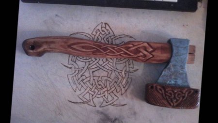 Орнамент на топор трафарет