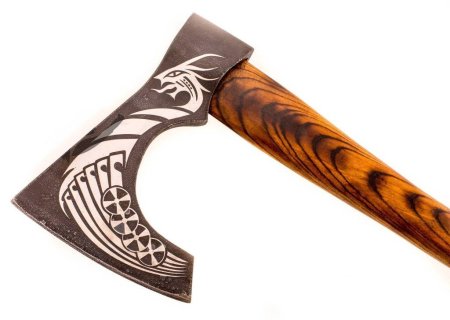 Кельтский узор на топорище