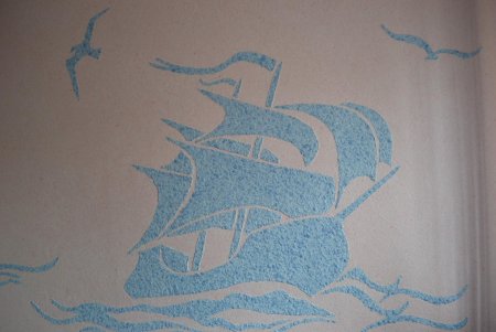 Узоры на стене краской