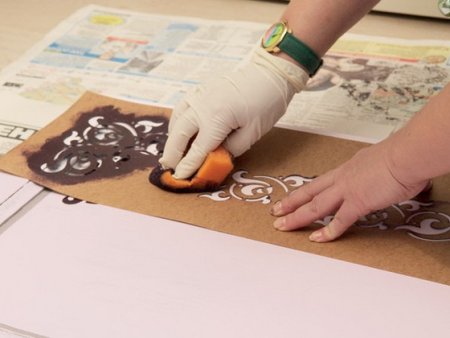 Рисование с помощью трафарета