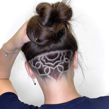 Рисунок на затылке выбритый