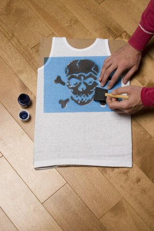 Трафарет для нанесения рисунка на ткань