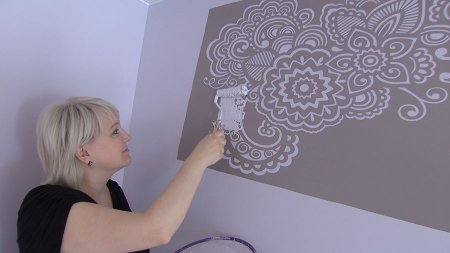 Кружево на стене