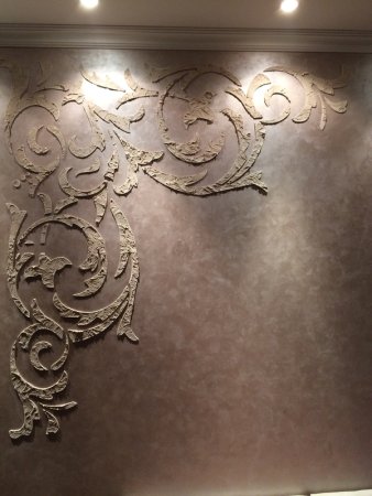 Декор стен штукатуркой