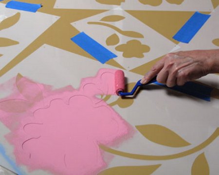 Рисование с помощью трафарета