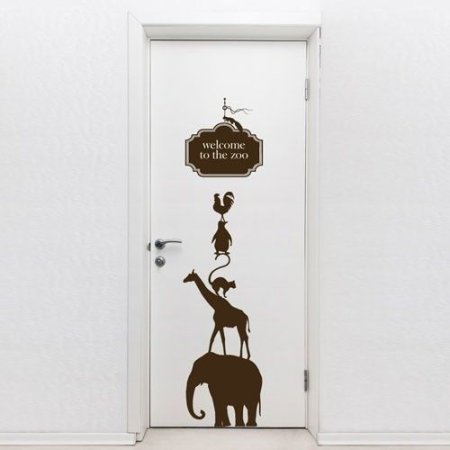 Наклейка на входную дверь квартиры