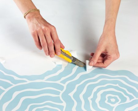 Трафарет из самоклеющейся пленки