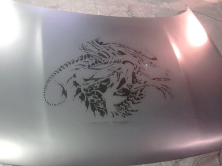 Трафаретная аэрография на авто