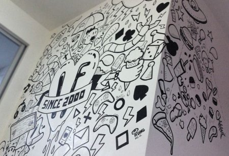 Роспись черным маркером