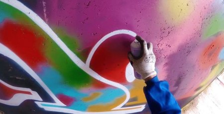 Рисунок на стене баллончиком краски