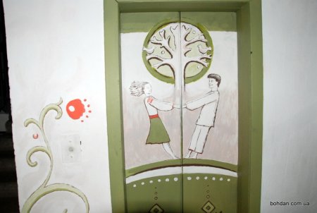 Украшение лестницы в детском саду
