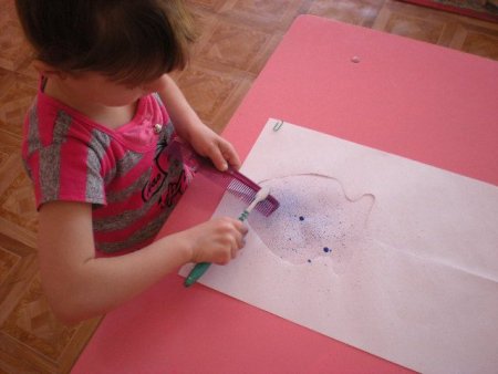 Техника набрызг зубной щеткой в детском саду