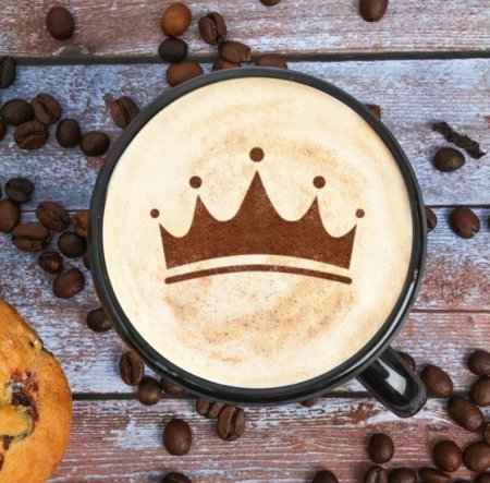 Ли Канбин латте арт