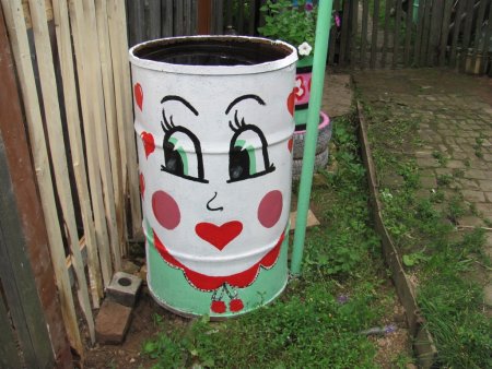 Украсить бочку на даче