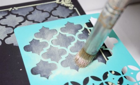 Краска через трафарет