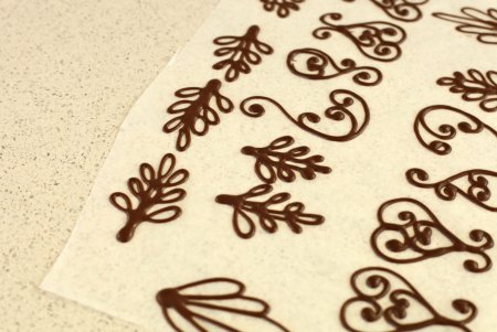 Ажурные украшения из шоколада