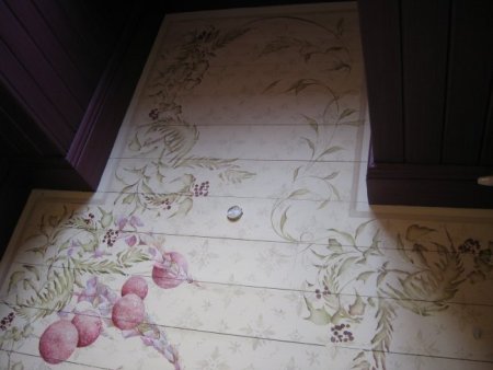 Деревянный пол с росписью